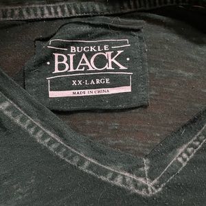 Buckle v neck tee